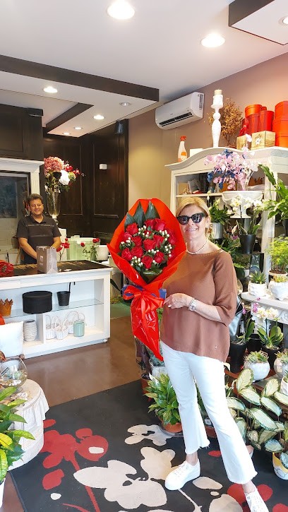 Profumo Di Donna Di Francazi Carla, Fiorista a Roma