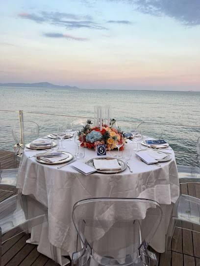 Evolution Flower's Di Aristide Di Maio, Fiorista a Mondragone