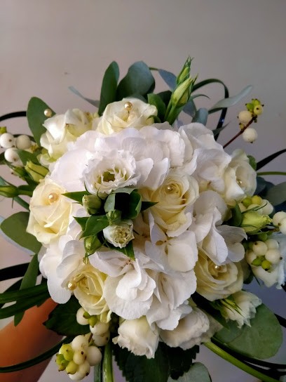 Ditelo Con Un Fiore Di Belloni Monica, Fiorista a Trescore Cremasco