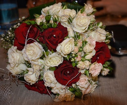 AL PUNTO VERDE Di Anna Maria Spinella, Fiorista a Marineo