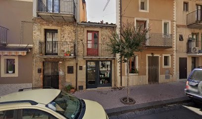 Bentivegna Tina, Fiorista a San Teodoro