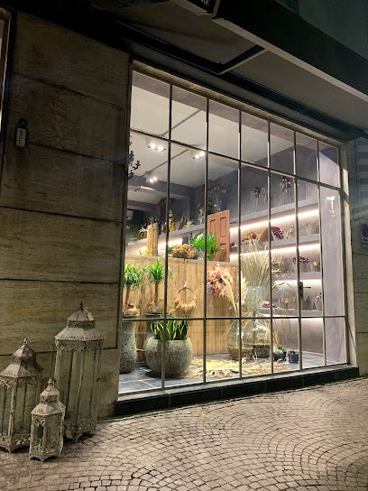 Il Girasole Snc Di Cecchella Margherita E C, Fiorista a Guastalla