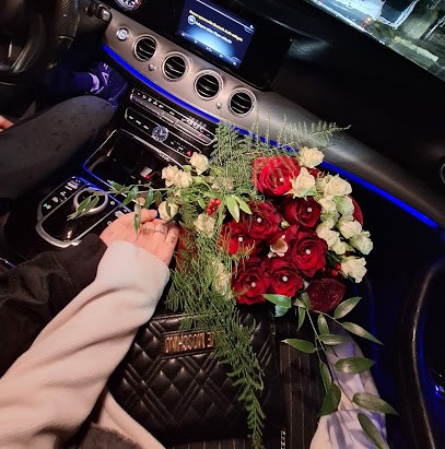 Mari Flowers L Angolo Dei Fiori Di Perna Rossella, Fiorista a Montecatini-Terme