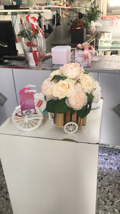 L'ANGOLO VERDE - FIORAIO MARIANELLA / CHIAIANO (NA), Fiorista a Napoli