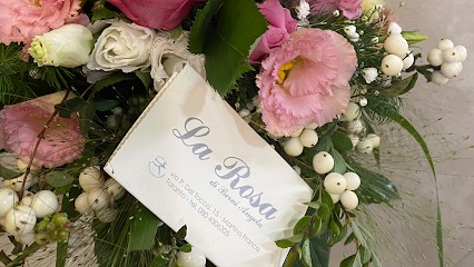 La Rosa Di Berni Angela Invio E Consegna A Domicilio Di Fiori E Piante A Martina Franca, Fiorista a Martina Franca
